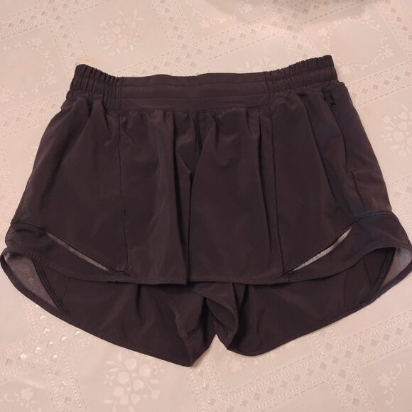 Lululemon Hotty Hot Short II *Long 4", W7ARLT, Black, Size 8 - Picture 14 of 16